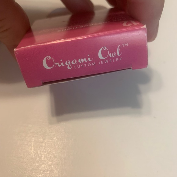 Authentic Origami Owl Large Hinged Silver Legacy Living Locket NWT in Box - Picture 8 of 10